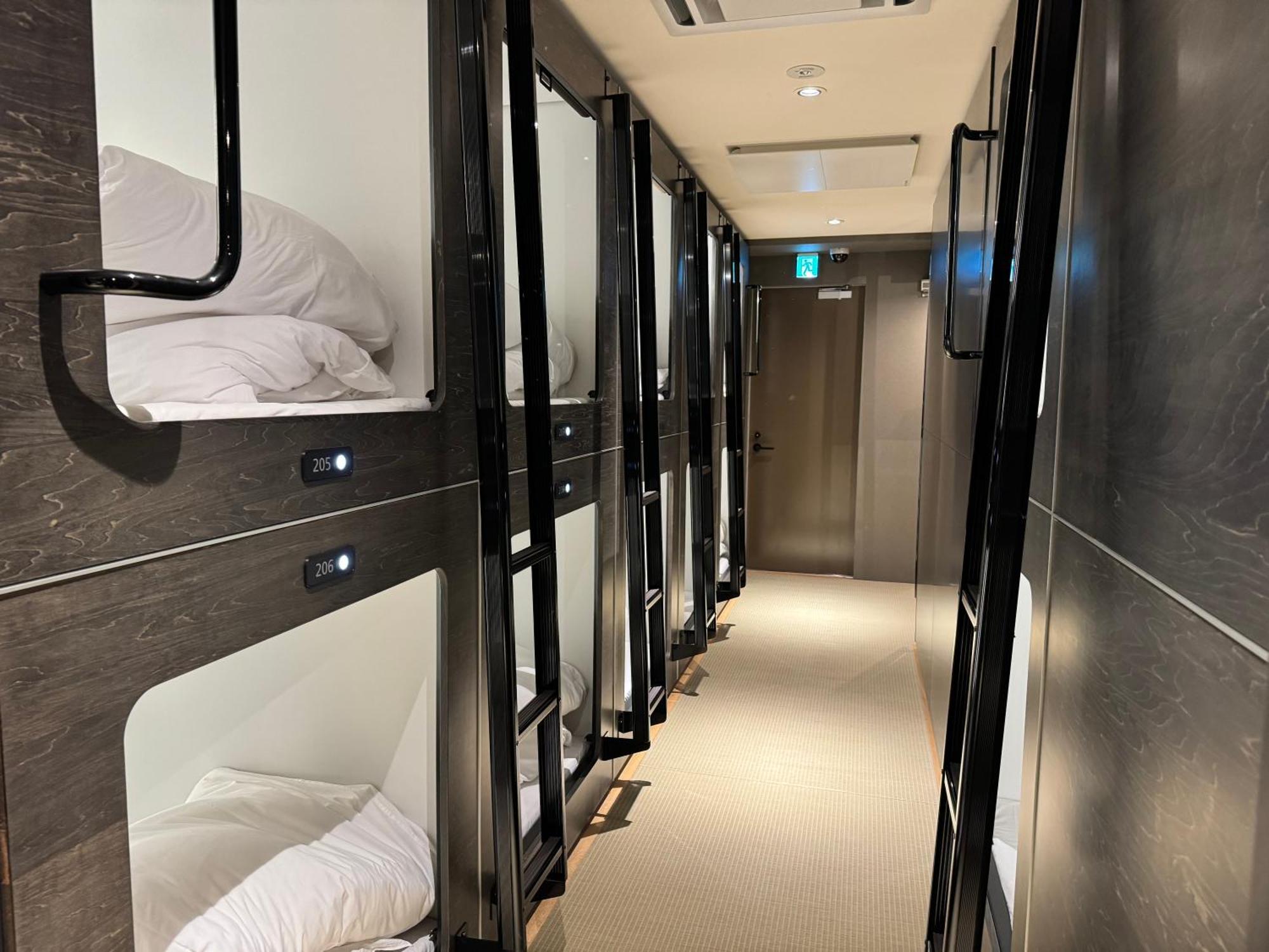 Capsule Hotel Suzumoriya Токио Екстериор снимка